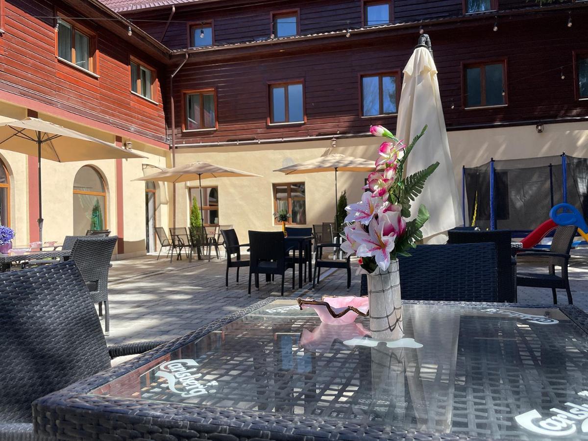 Voila Inn Predeal Bagian luar foto